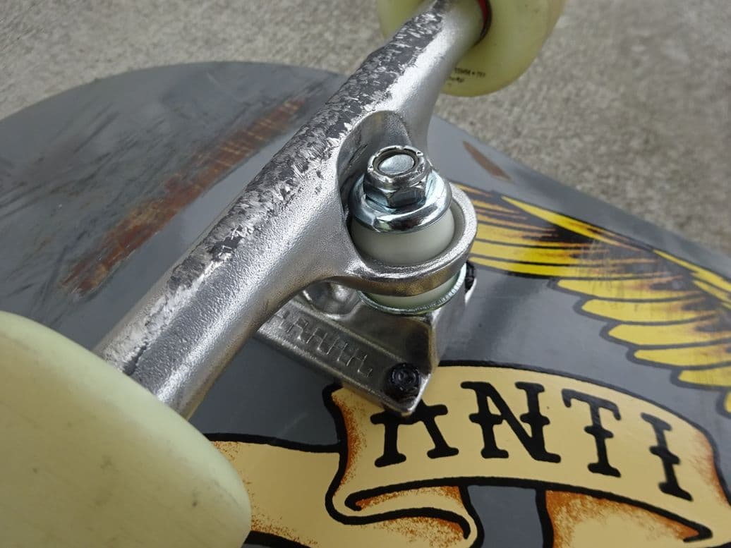 ANTI HERO スケートボード コンプリート 8.25×32