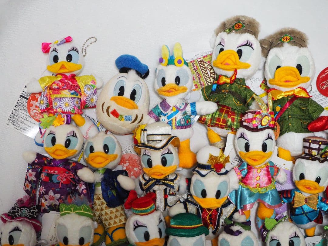 希少　東京ディズニー　ドナルド　デイジー　 ぬいぐるみ バッジ　ウッドチャック