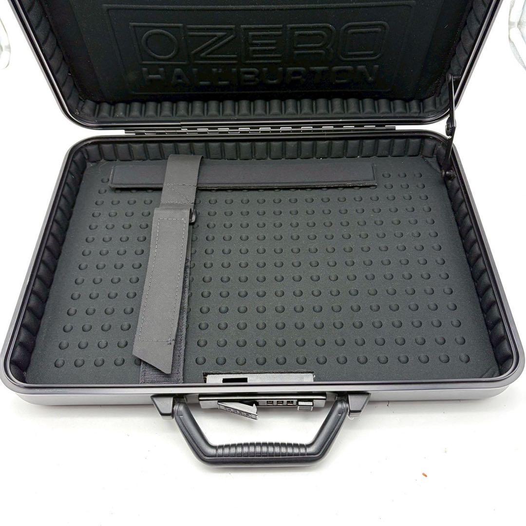 極美品 ゼロハリバートン ガンメタ アタッシュケース ダイアルロック