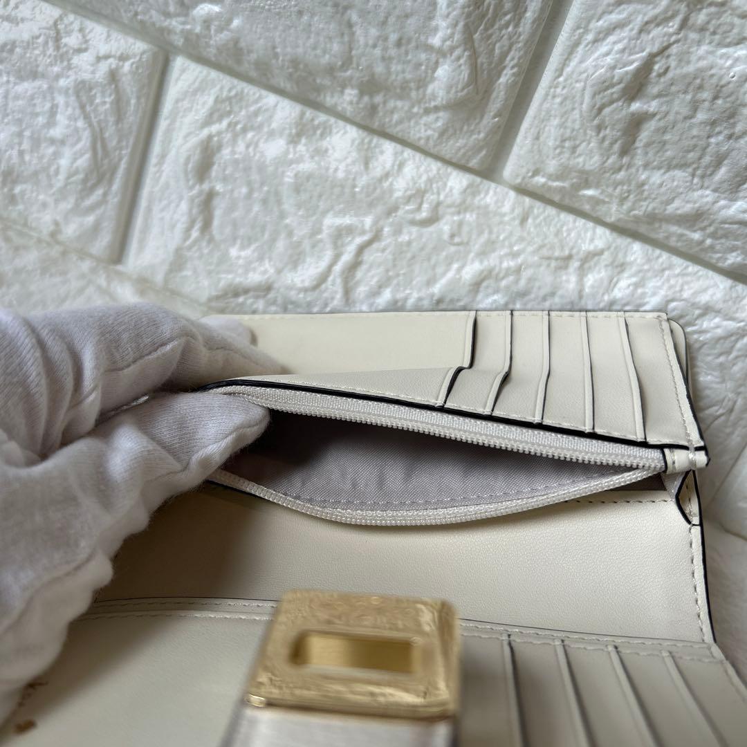 kate spade 2つ折り財布 フィービー 花柄　刺繍　ベージュ