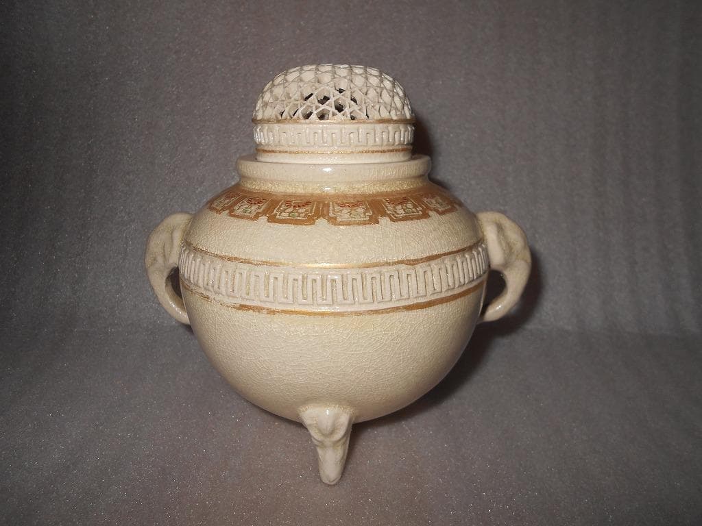 薩摩焼　透かし彫り　象双耳　金彩　香炉　茶道具