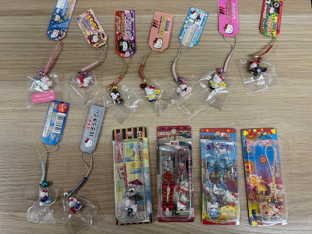 195個　ハローキティ ご当地　ストラップ