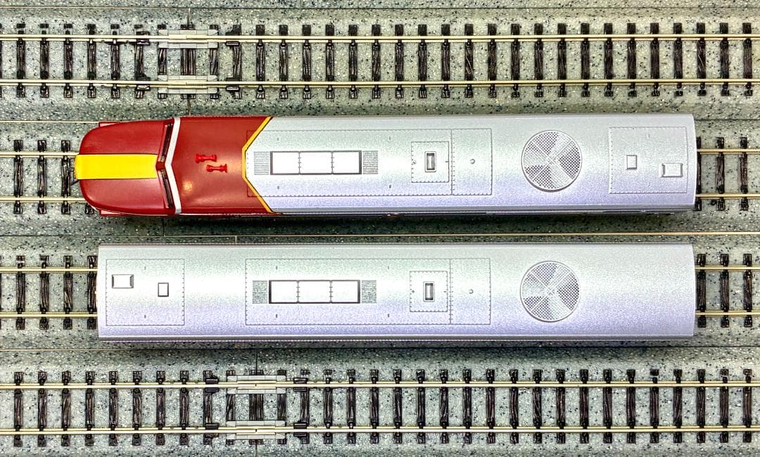 秘・埋蔵品 ”コルゲート客車8両“＆牽引機”PA-1/PB-1“、フル編成モデル