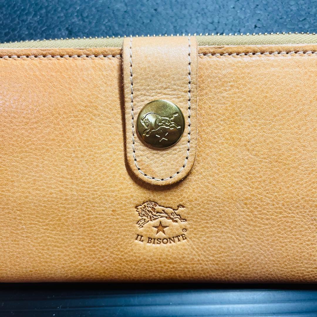ILBiSONTEコンチョストラップ 二つ折り財布 ヌメナチュラルレザー本革