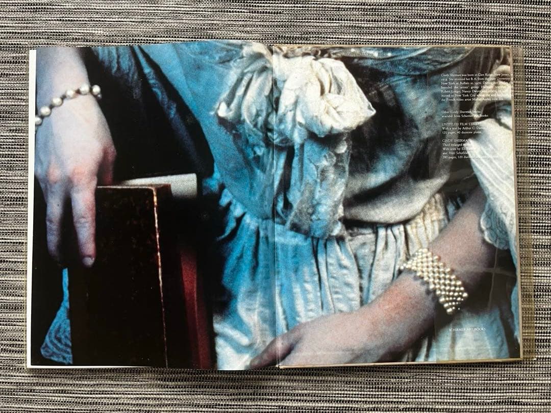 【超希少・絶版】シンディ・シャーマン 写真集