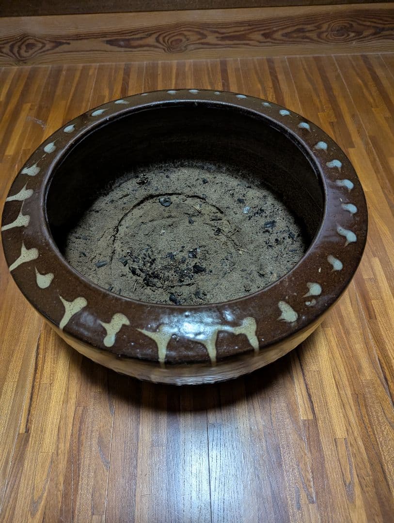 ブラウン火鉢 ドリッピング装飾