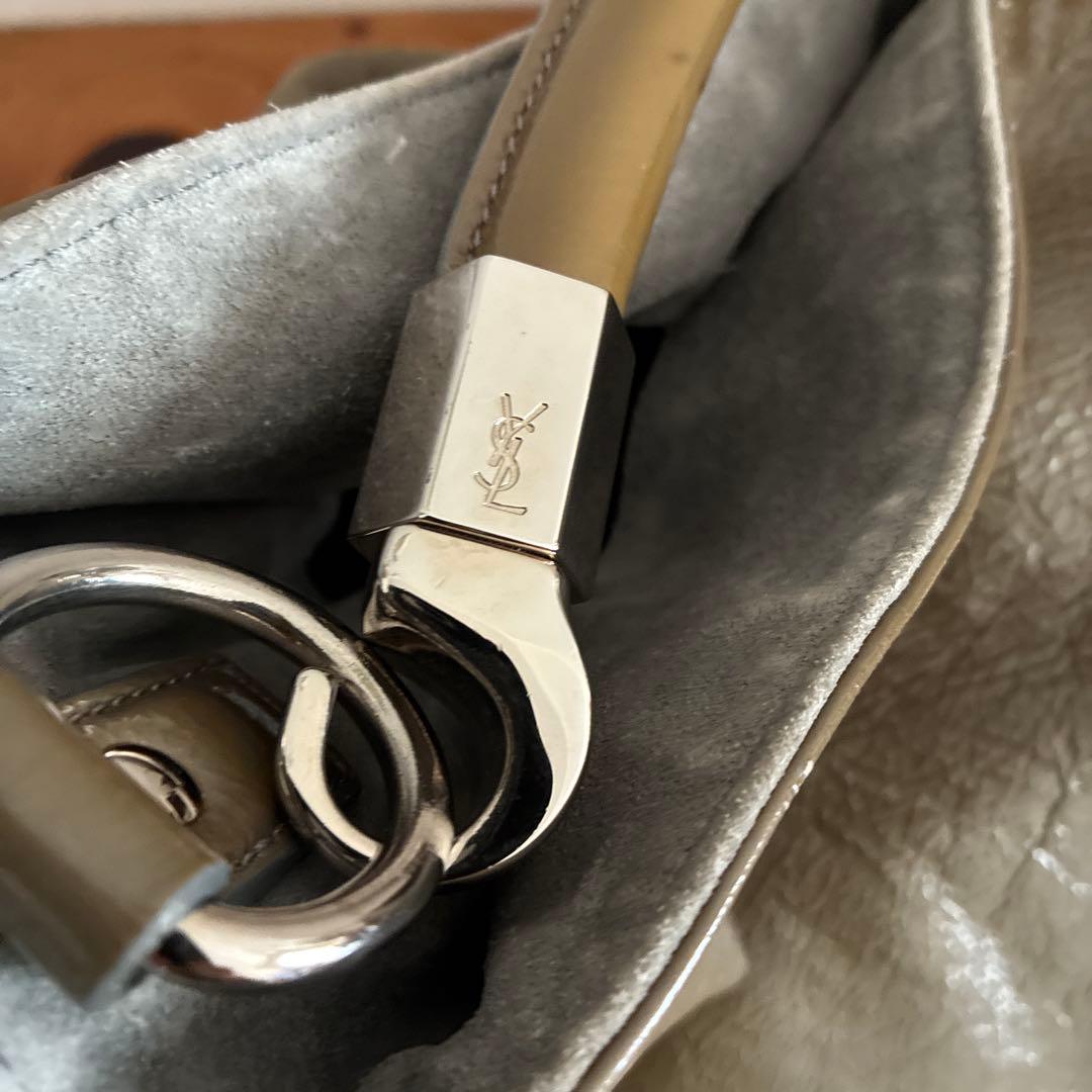 YVES SAINT LAURENT パテントトートバッグ　ローディ　グレー