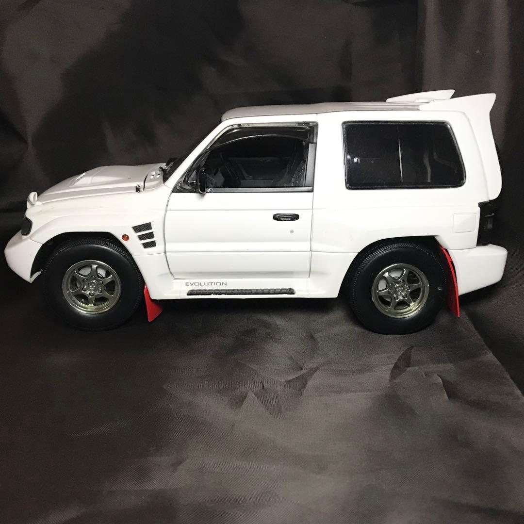 三菱パジェロ エボリューション PAJERO EVO 1/18 AUTOart