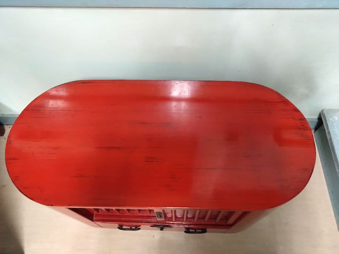 赤い漆塗りの楕円形のローキャビネット　和モダン　神奈川県座間市での引き渡し可