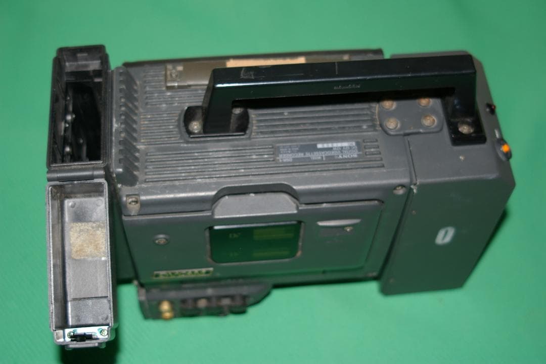 ソニーDVCAM　DSR-1とサンドレックVA-10ポータブル化ジャンク品