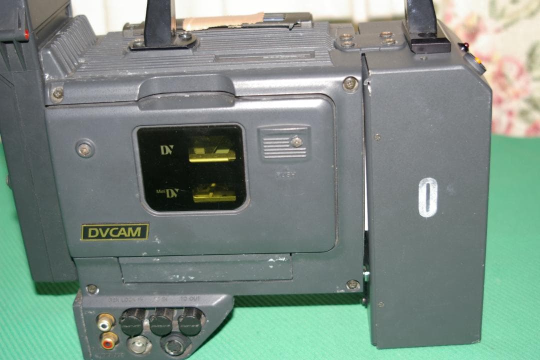 ソニーDVCAM　DSR-1とサンドレックVA-10ポータブル化ジャンク品