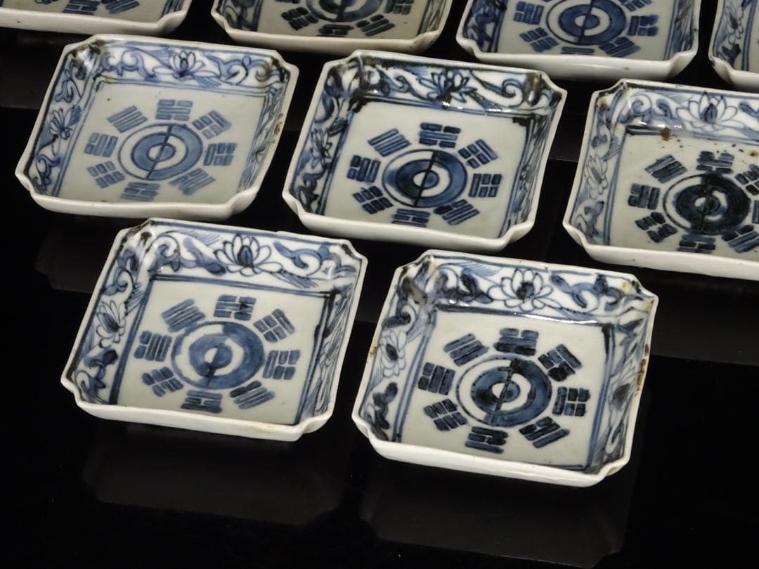 唐物　明時代　末期　南京染付　八卦　太極文　皿　箱付　角皿　古染付　呉須　中国