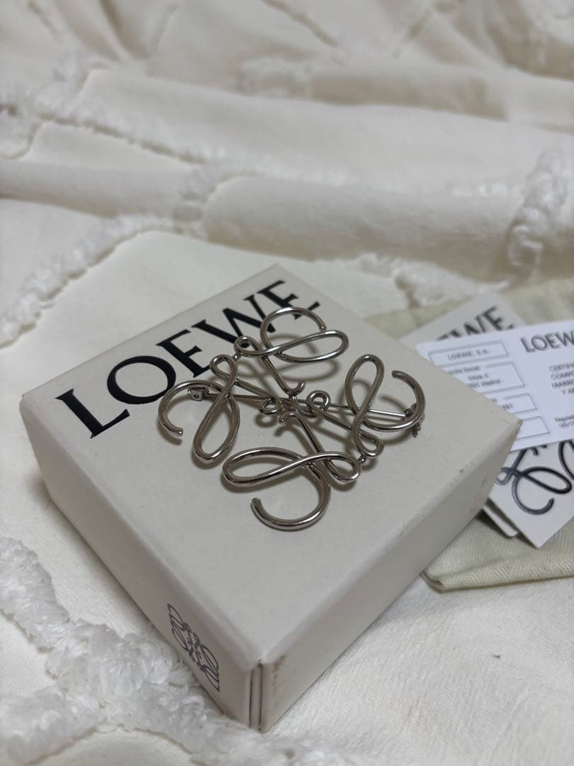 LOEWE ブローチ 付属品完備