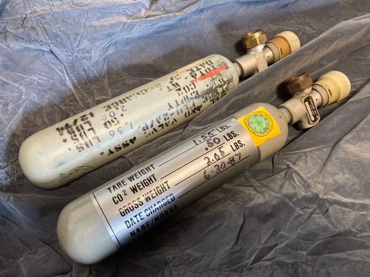 US ARMY LIFERAFT(緊急救命ラバーボート 一人乗用/ 実物・未使用