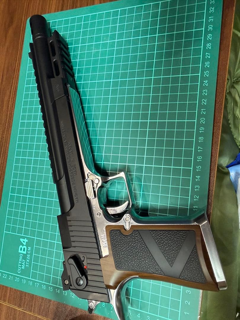 Lightning Hawk ライトニングホーク