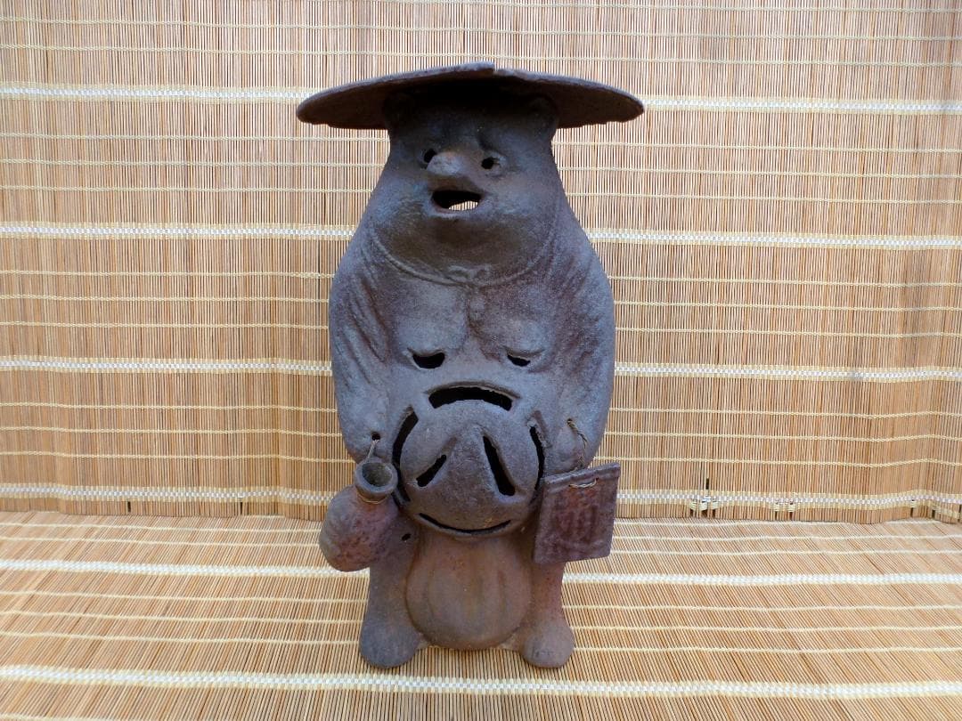 鋳鉄製 タヌキの置物 狸　縁起物　オブジェ　52ｃｍ