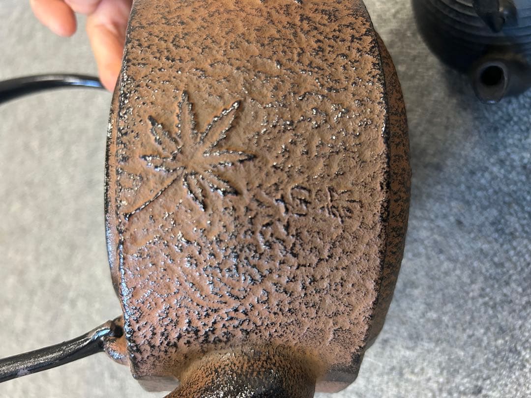 未使用品、美品　南部鉄瓶 2個