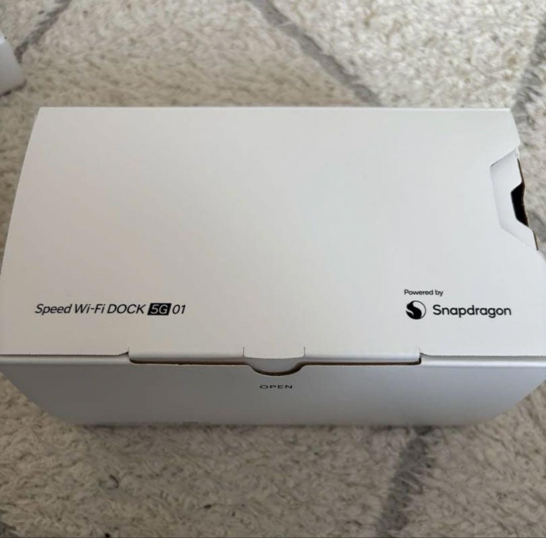 備品　Speed Wi-Fi DOCK 5G 01