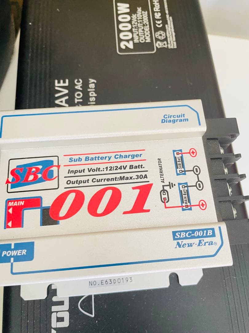 全てセット✔︎ インバーター12V 4000W/アイソレータ走行充電器/2バッテリ