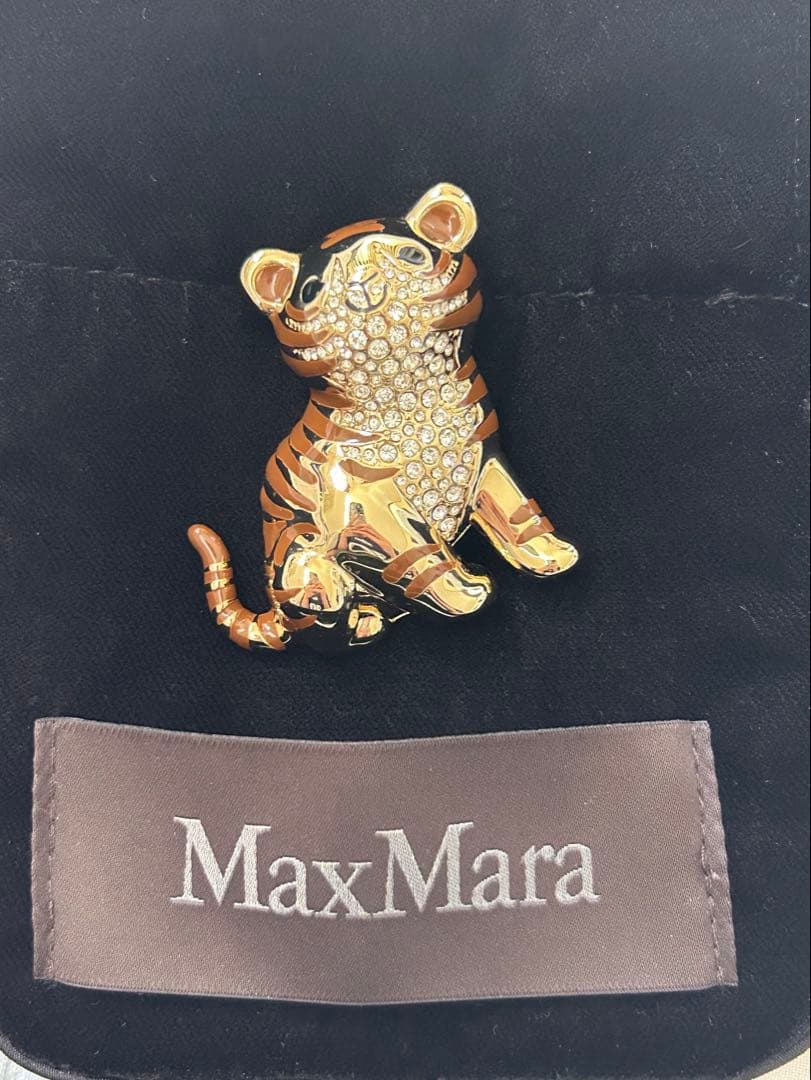 Max Mara ゴールド虎ブローチ