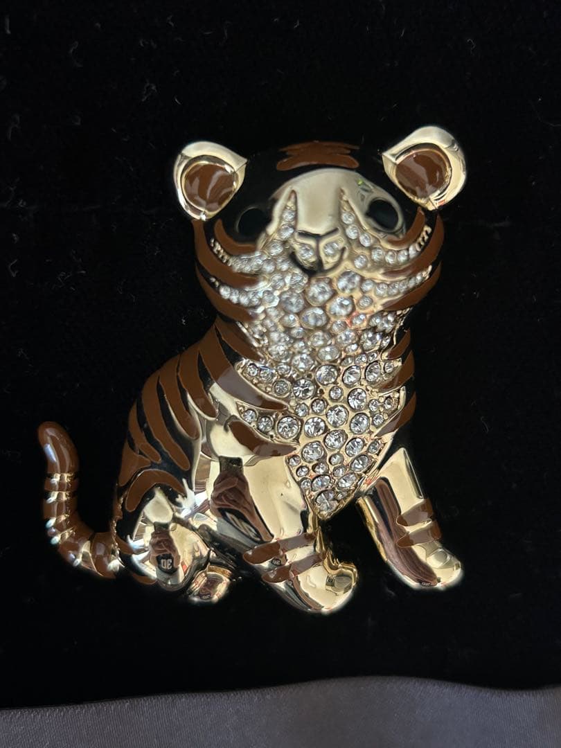 Max Mara ゴールド虎ブローチ