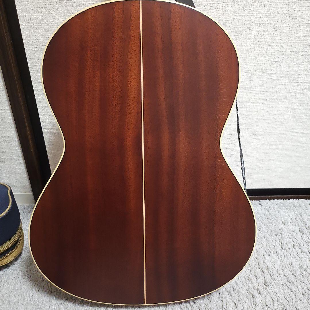 ヤイリ、アコースティックギター スプルースボディ