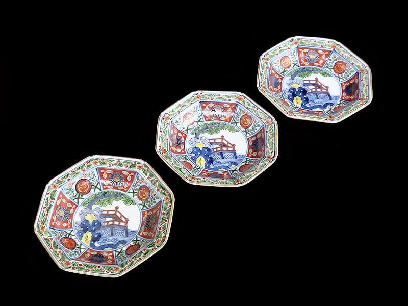 大聖寺伊万里　金襴手　菊に団龍紋　岩に欄干の図　八角４寸皿D702AS-CEd