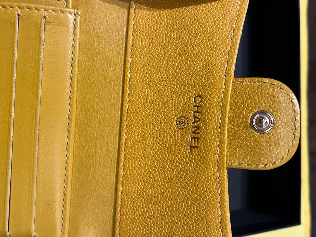 CHANEL キャビアスキン　イエロー　美品