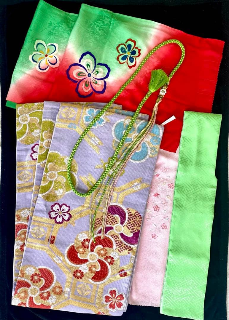 格安　安心の20点全て揃った ワンランク上の正絹振袖フルセット　金彩　刺繍