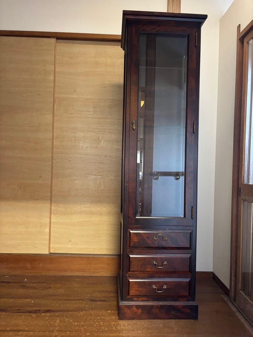 ダークウッド ガラスケース 3段引き出し付き