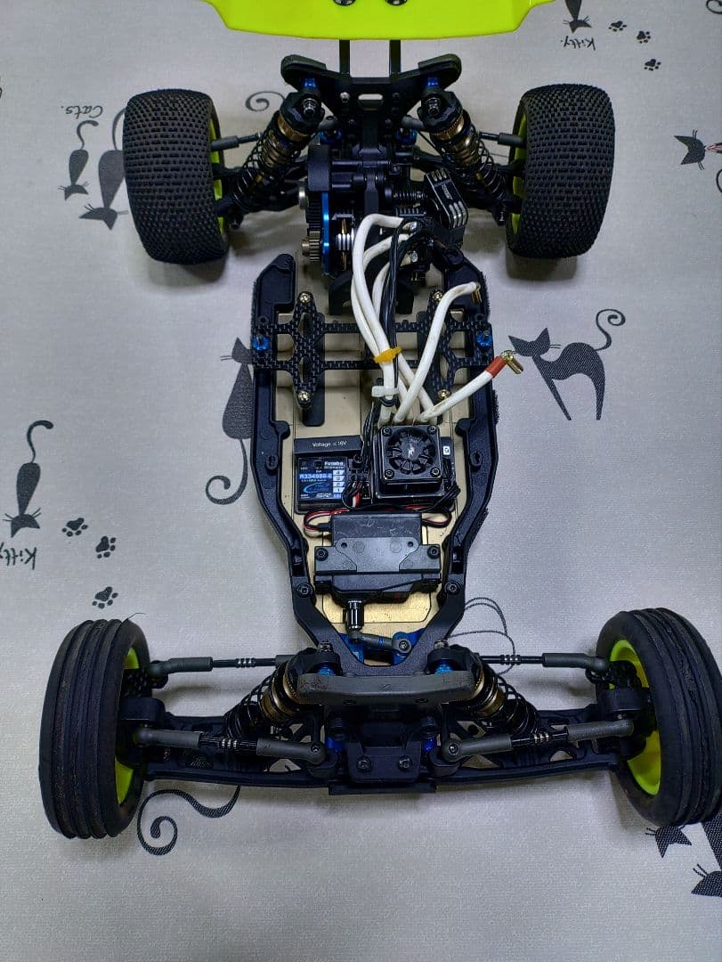 ASSOCIATED/アソシエイテッド B6.4Dダート用　メカ付き