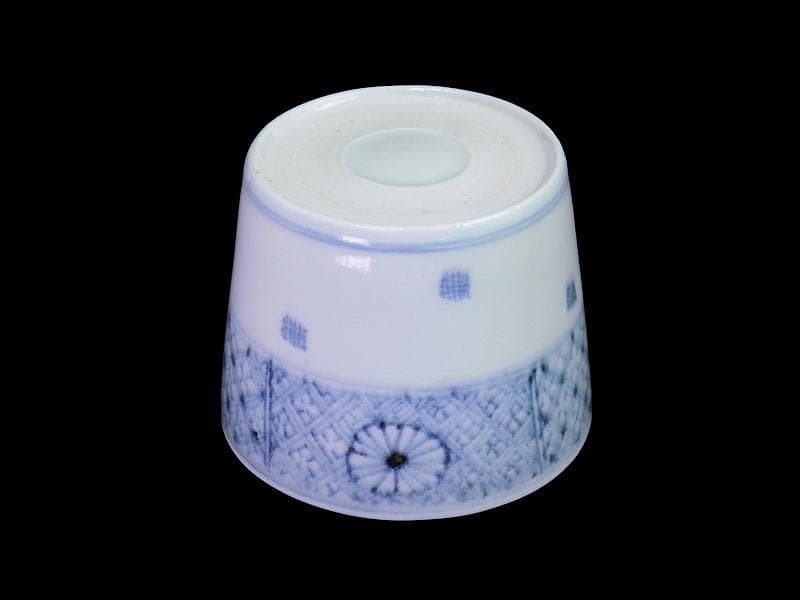 古伊万里　染付　四方襷紋に菊花の図　蕎麦猪口　A666AS-fbto