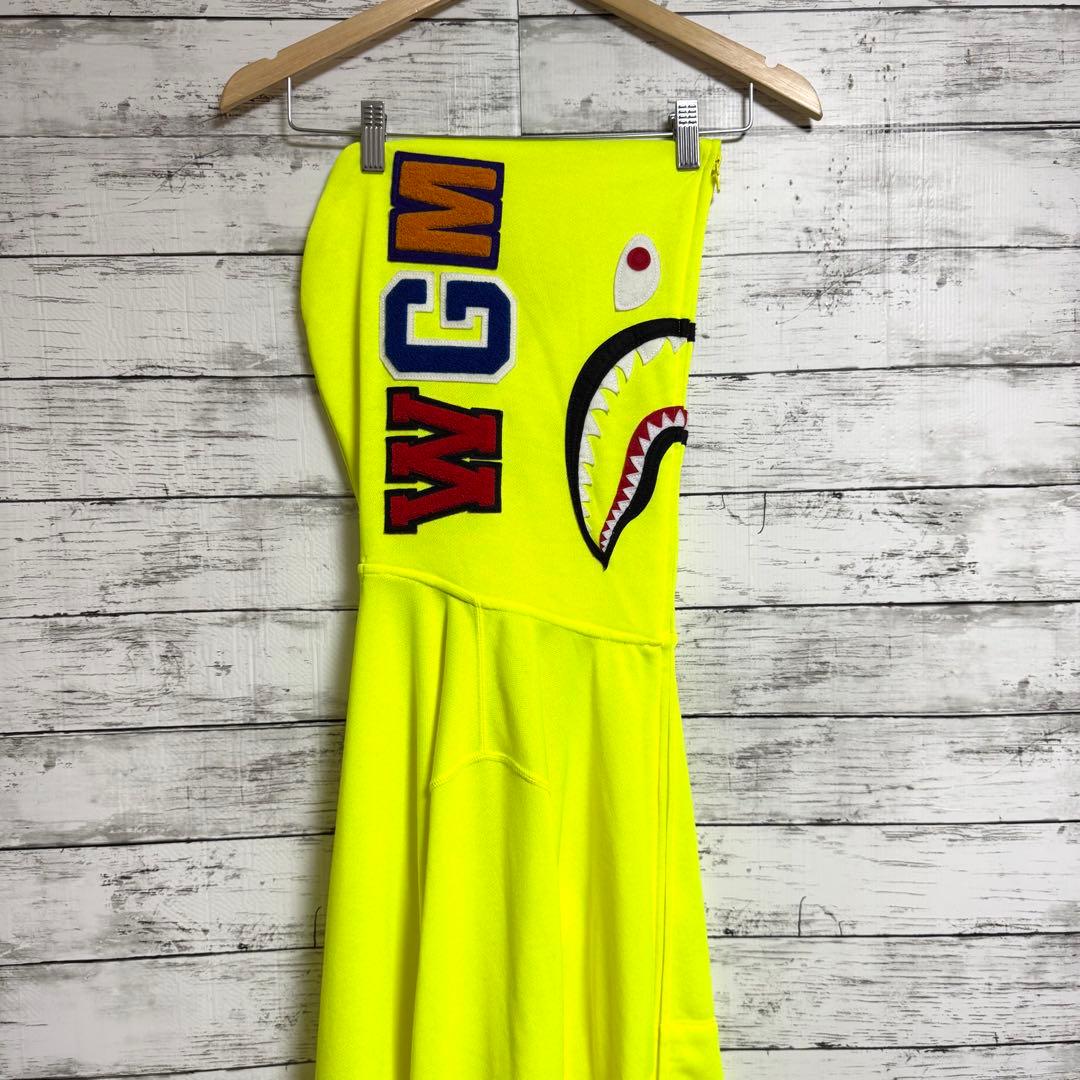 希少　A BATHING APE シャーク　ネオン　パーカー　ワッペン　Lサイズ