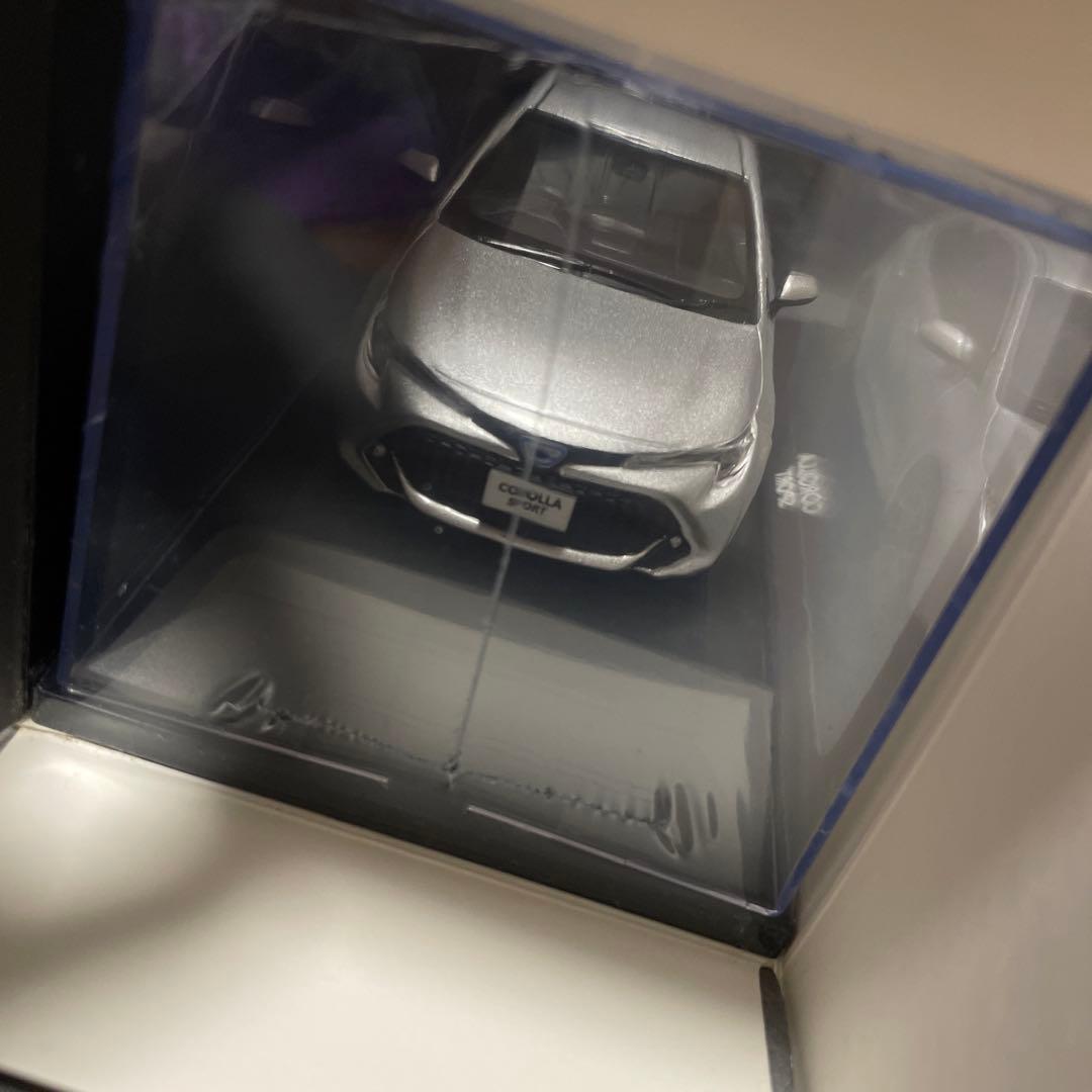 カローラスポーツ　カラーサンプル　シルバーメタリック