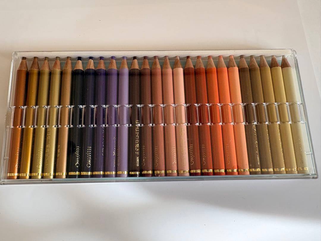 # 新品未使用 色鉛筆セット 多色 透明ケース入り
