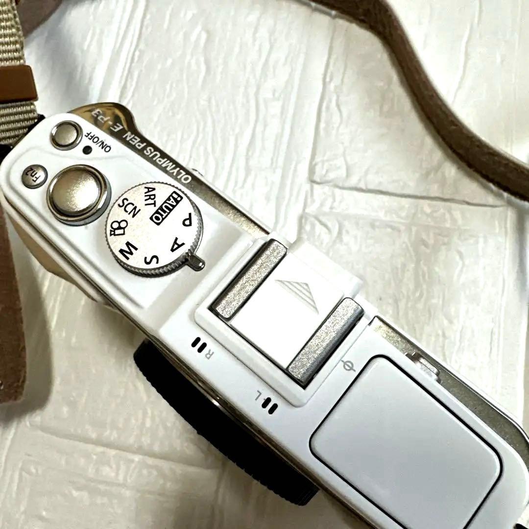 【レンズ３本・カメラはサービス】匿名送料無料　オリンパスPEN EP3