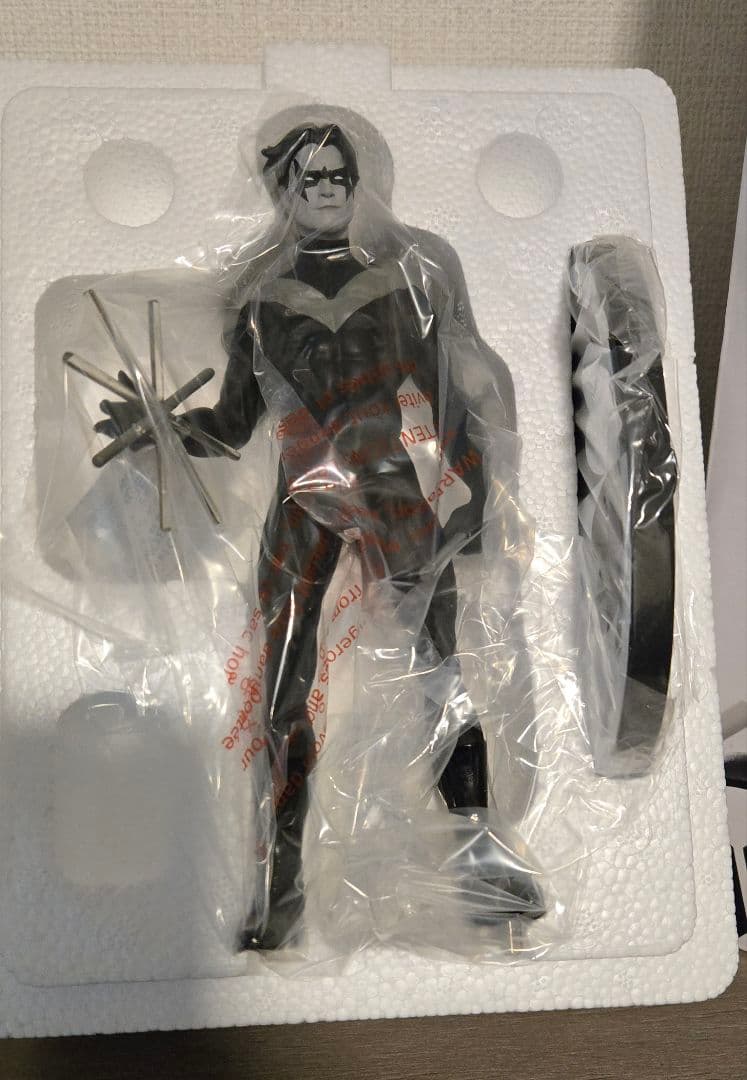 NIGHTWING BLACK&WHITE フィギュア バットマン BATMAN