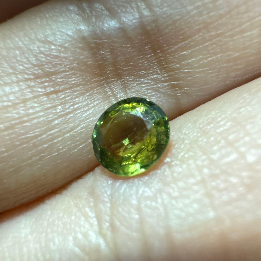 天然グリーンサファイア　0.840ct