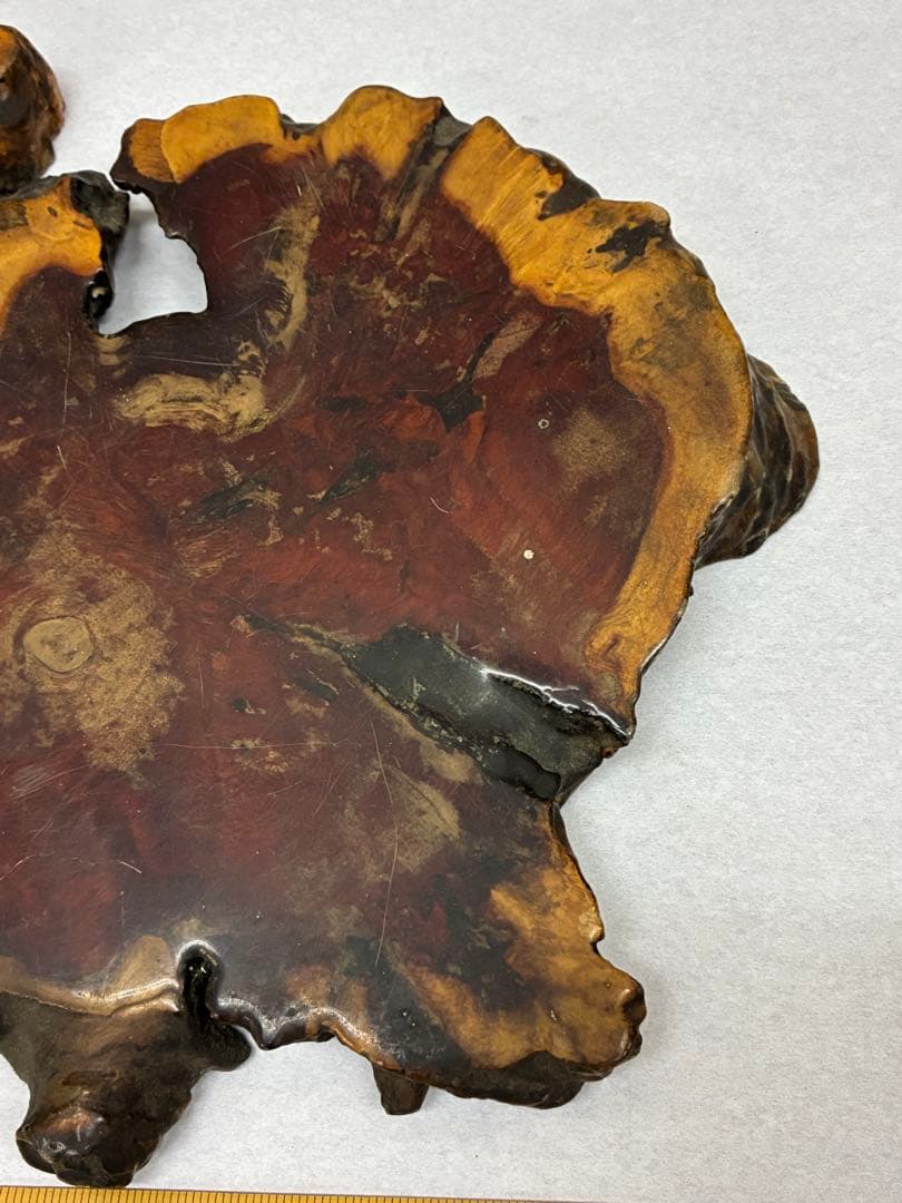 自然形状の木製置物