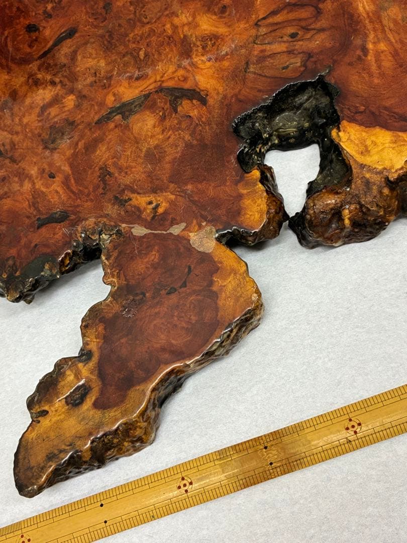 自然形状の木製置物