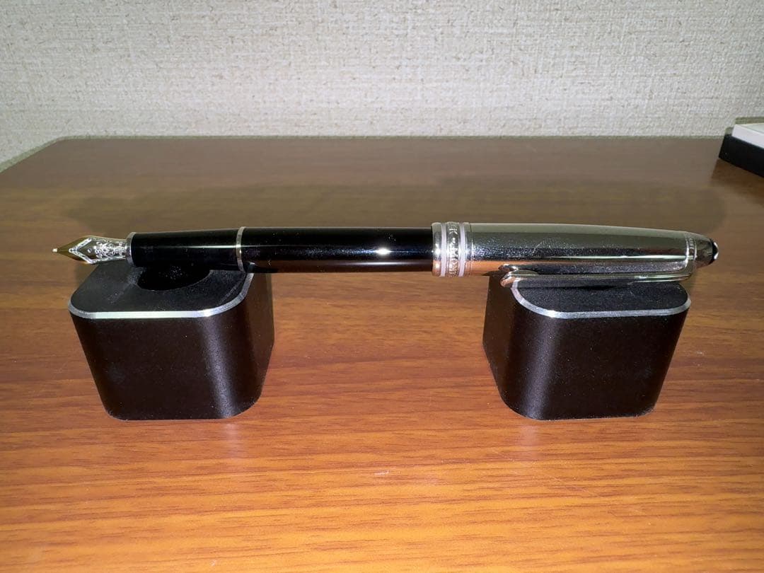 【最終値下げ】モンブラン マイスターシュテュック ソリテール Sスチール 万年筆