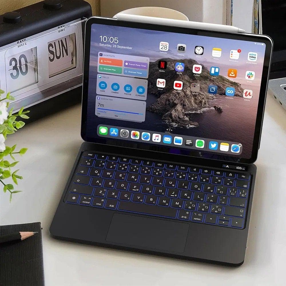 スマートキーボード　アイパッド　10世代　11世代通用　7色バックライト付き