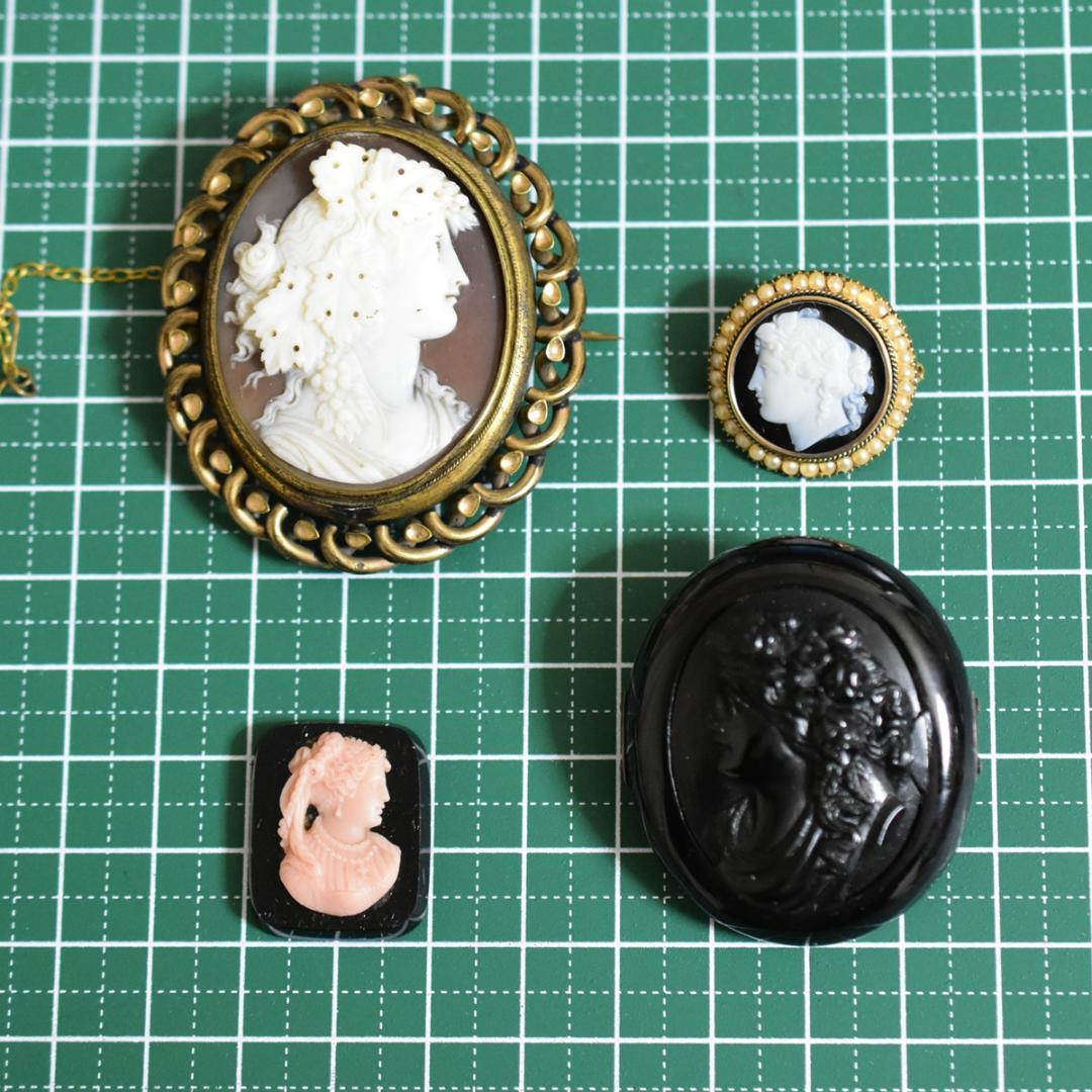 ヤシの木 アンティーク 18金刻印あり 非加熱黒瑪瑙のカメオブローチ