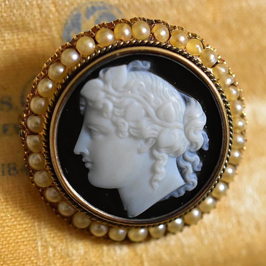 ヤシの木 アンティーク 18金刻印あり 非加熱黒瑪瑙のカメオブローチ