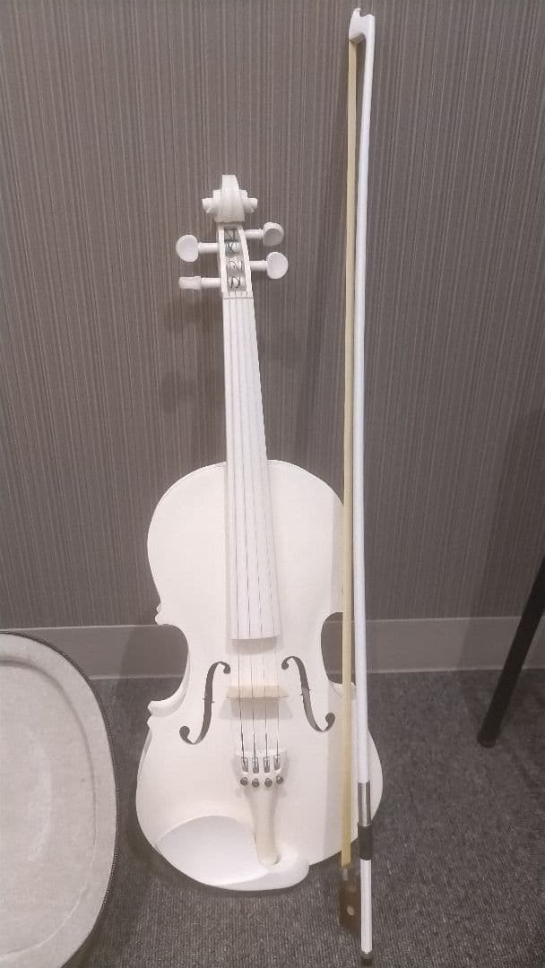 お値下げしました！白バイオリン　ケース付き★親子セット2台で13000円