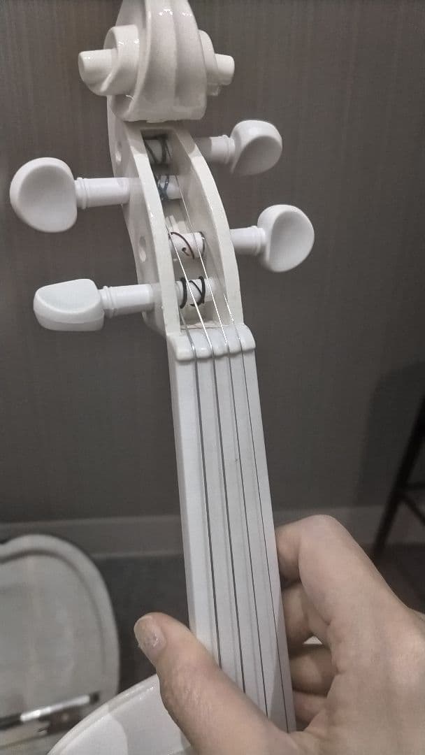 お値下げしました！白バイオリン　ケース付き★親子セット2台で13000円