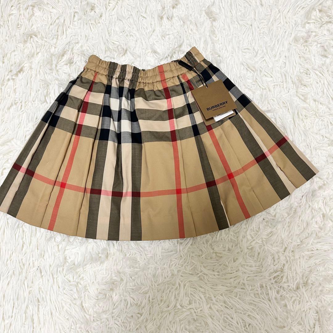新品✨バーバリー　スカート　ノバチェック　プリーツ　フレア　4歳　104cm