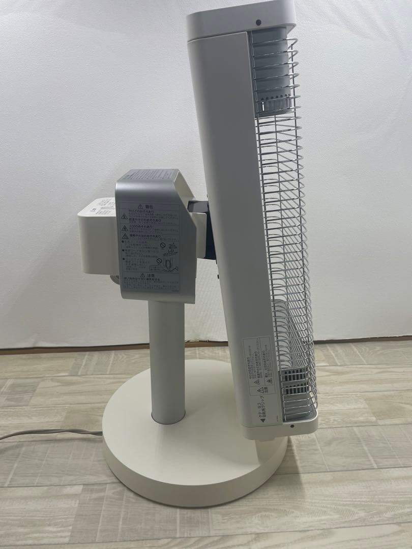 ダイキン　遠赤外線暖房機　ERFT11WS-W　19年製　ホワイト