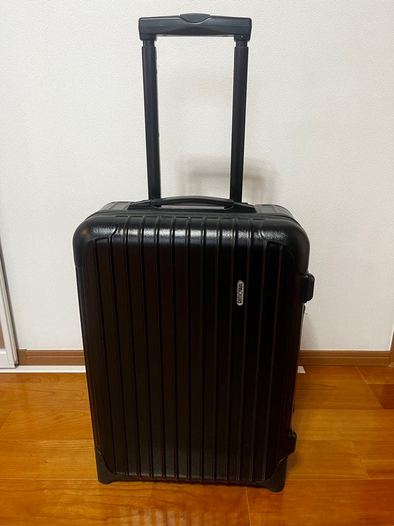 RIMOWA ブラック キャリーケース 機内持ち込み可　2輪