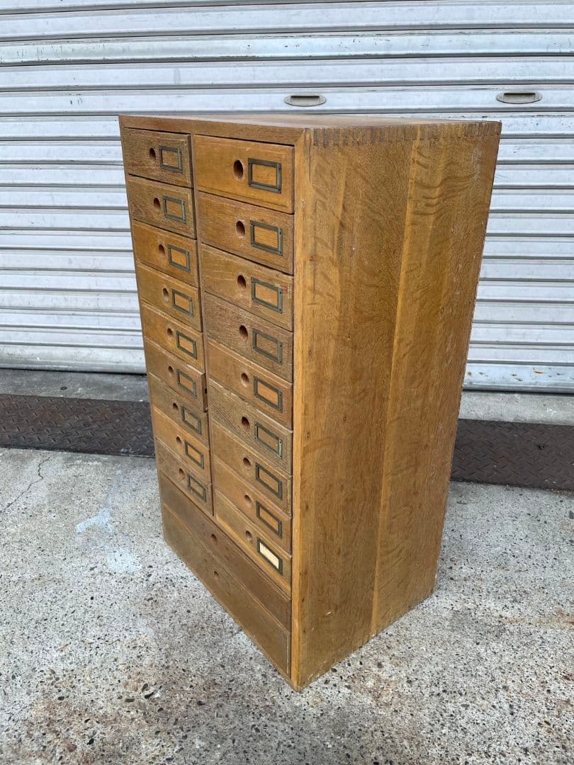 アンティーク 古い小引出し 20杯 ネーム付き 抽斗 小振りなチェスト 収納